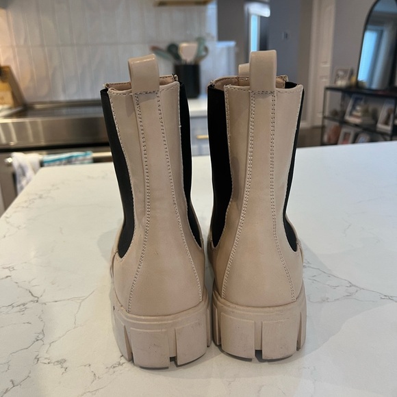 Vero Moda SIWIE COLOURBLOCK BOOTS in Cream/Tan & Black. US SIZE 8. Never Worn. - Picture 4 of 5